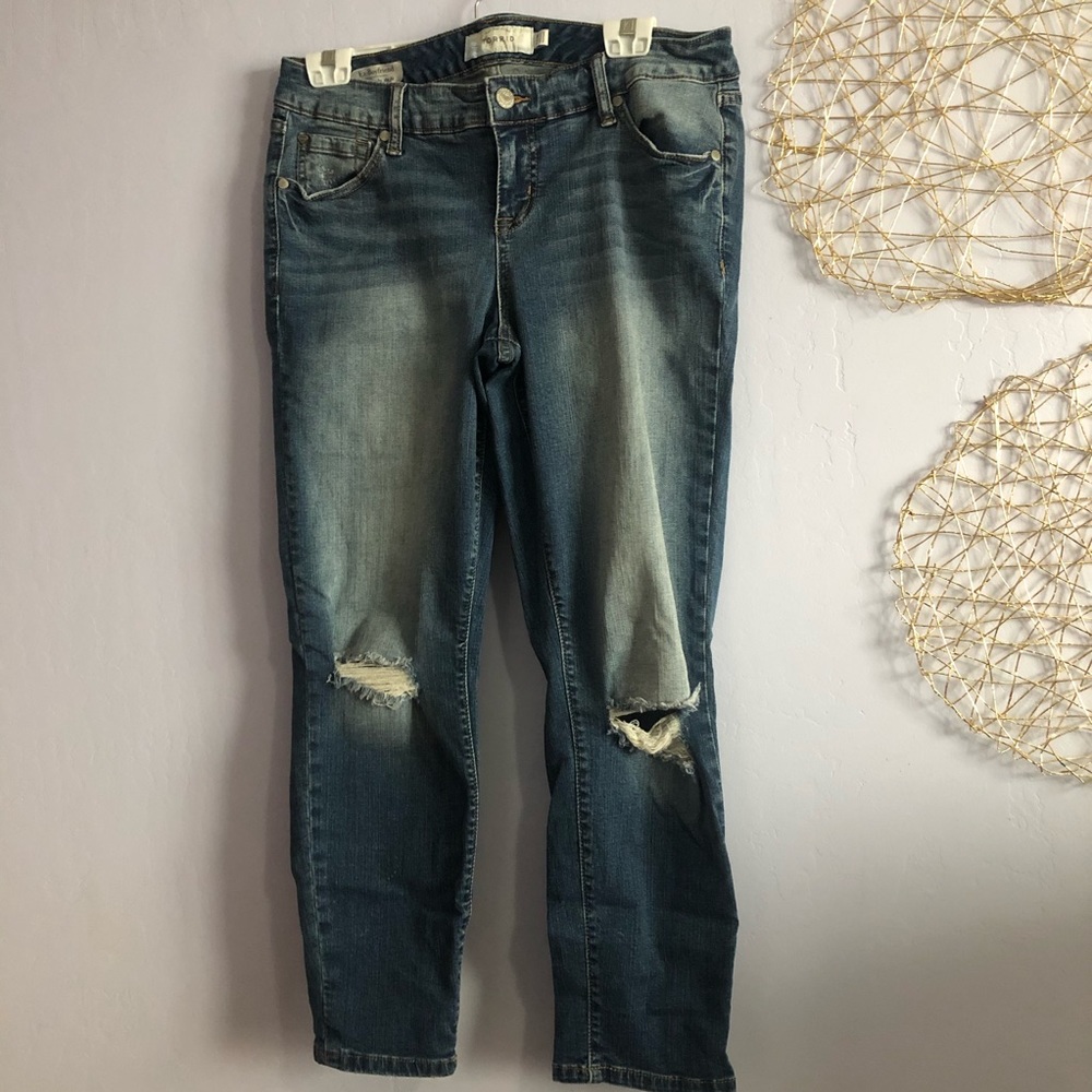 Torrid blue distressed jeans no flaws